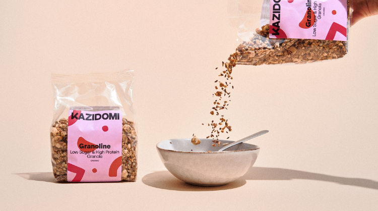 Very low in sugar, high in protein and fibers. Discover the deliciously crunchy granola made in collaboration with Coline!